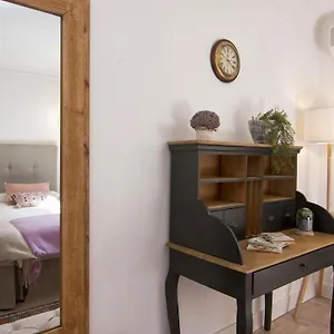 Glow And Elegant In Center Free Parking Apartment